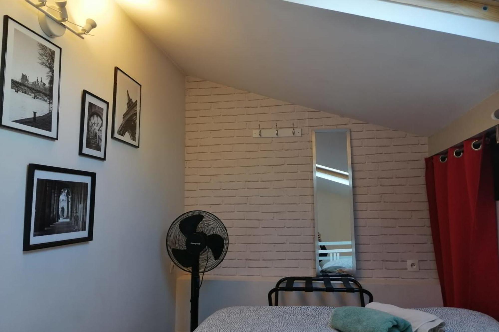 Cosy studio avec grande terrasse de 25 m2 Romainville Exterior foto